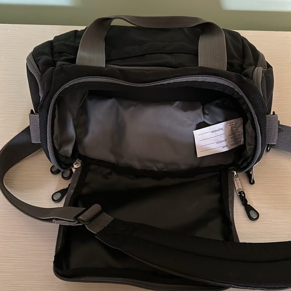 LL Bean Black Tote Travel Bag With Shoulder Strap - Picture 3 of 6